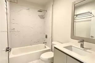 2555 NE 193rd St, Miami, FL 33180 - Photo 15