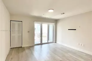 2555 NE 193rd St, Miami, FL 33180 - Photo 5
