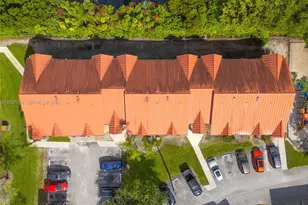 18336 NW 68th Ave, Hialeah, FL 33015 - Photo 25