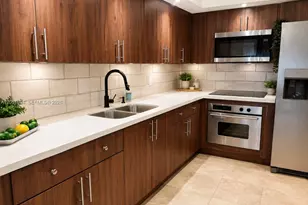 585 NE 121st St, North Miami, FL 33161 - Photo 9