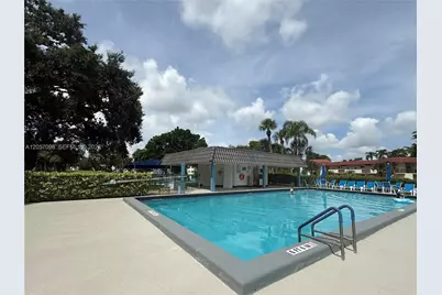 8901 S Hollybrook Blvd #304, Pembroke Pines, FL 33025 - Photo 7