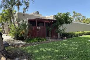 1071 Windward Dr, Pembroke Pines, FL 33026 - Photo 3