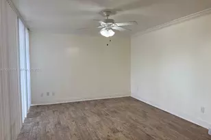 1071 Windward Dr, Pembroke Pines, FL 33026 - Photo 9