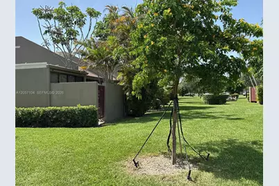 1071 Windward Dr #0, Pembroke Pines, FL 33026 - Photo 5