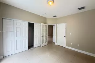 7663 N Southwood Cir, Davie, FL 33328 - Photo 3
