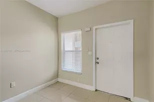 7663 N Southwood Cir, Davie, FL 33328 - Photo 11