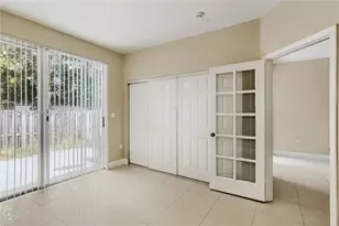 7663 N Southwood Cir, Davie, FL 33328 - Photo 17