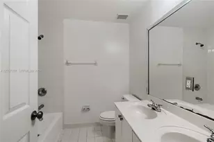 7663 N Southwood Cir, Davie, FL 33328 - Photo 27