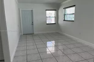 10571 SW 27th St, Miami, FL 33165 - Photo 5