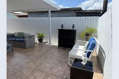 10571 SW 27th St, Miami, FL 33165 - Photo 25