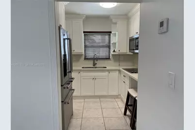10571 SW 27th St, Miami, FL 33165 - Photo 5