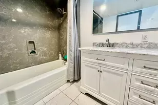 800 NE 195th St, Miami, FL 33179 - Photo 11