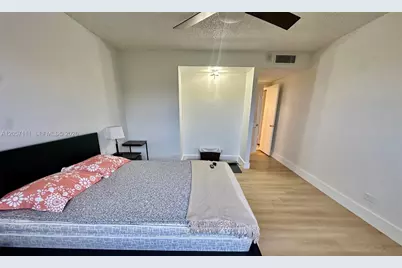 800 NE 195th St #314, Miami, FL 33179 - Photo 15