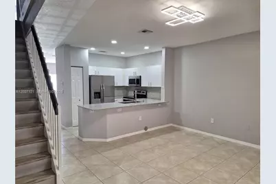 5761 NW 115th Ct #102, Doral, FL 33178 - Photo 7