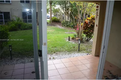 351 SW 121st Ave, Pembroke Pines, FL 33025 - Photo 7