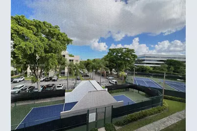 8205 Lake Dr #401, Doral, FL 33166 - Photo 17