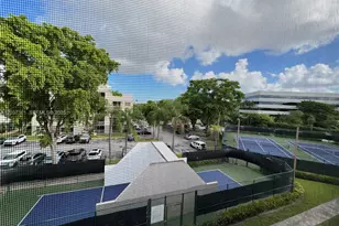 8205 Lake Dr, Doral, FL 33166 - Photo 17