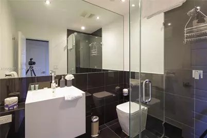 560 Michigan Ave, Miami Beach, FL 33139 - Photo 9