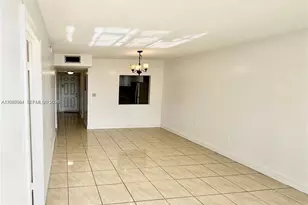 10090 NW 80th Ct, Hialeah Gardens, FL 33016 - Photo 9