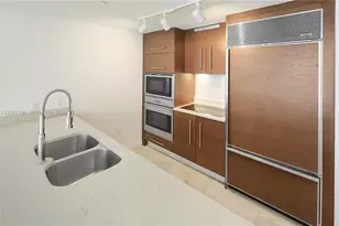 475 Brickell Ave, Miami, FL 33131 - Photo 7