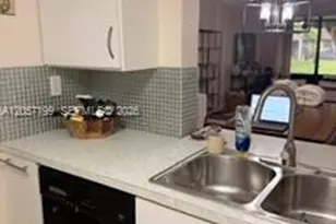 140 SW 96th Terrace, Plantation, FL 33324 - Photo 3