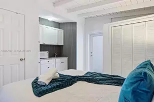 561 NE 172nd St, North Miami Beach, FL 33162 - Photo 33