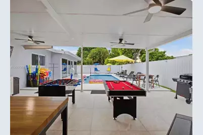 561 NE 172nd St, North Miami Beach, FL 33162 - Photo 19