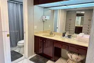 100 Bayview Dr, Sunny Isles Beach, FL 33160 - Photo 23