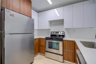 8000 SW 149th Ave, Miami, FL 33193 - Photo 9