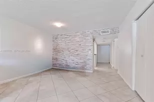 325 Lakeview Dr, Weston, FL 33326 - Photo 7