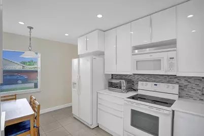 11529 SW 133rd Ter, Miami, FL 33176 - Photo 3