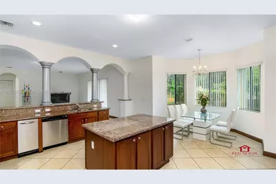 7833 SW 194th Ter, Cutler Bay, FL 33157 - Photo 9