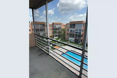 3048 E Sunrise Lakes Dr #421, Sunrise, FL 33322 - Photo 3