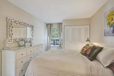 2260 W Discovery Cir W, Deerfield Beach, FL 33442 - Photo 53