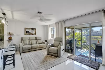 2260 W Discovery Cir W, Deerfield Beach, FL 33442 - Photo 25
