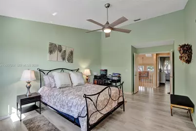 2260 W Discovery Cir W, Deerfield Beach, FL 33442 - Photo 43