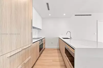 2411 Laguna Circle #1903, North Miami, FL 33181 - Photo 5