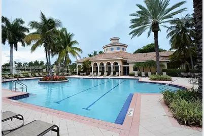 957 N Harbor Vw #957, Hollywood, FL 33019 - Photo 3