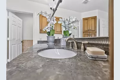 1012 Cedar Falls Dr, Weston, FL 33327 - Photo 17