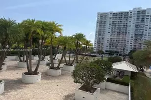 2801 NE 183rd St, Aventura, FL 33160 - Photo 21