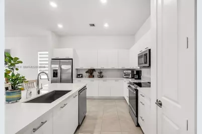 4577 SW 174th Ave, Miramar, FL 33029 - Photo 9