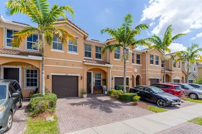 2438 SE 15th St, Homestead, FL 33035 - Photo 3