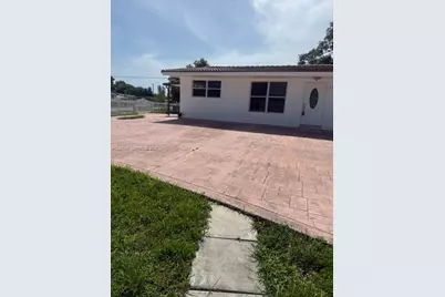 17545 NW 49   Ct, Miami, FL 33055 - Photo 3