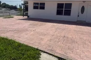 17545 NW 49th Ct, Miami, FL 33055 - Photo 3