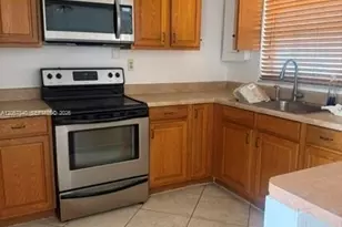 17545 NW 49th Ct, Miami, FL 33055 - Photo 9