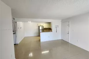 9491 S Palm Cir S, Pembroke Pines, FL 33025 - Photo 3