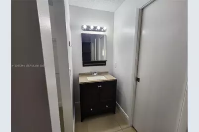 9491 S Palm Cir S #205, Pembroke Pines, FL 33025 - Photo 9