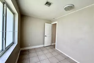 320 Holloway Dr, Plantation, FL 33317 - Photo 41