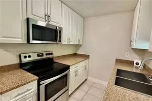 320 Holloway Dr, Plantation, FL 33317 - Photo 29