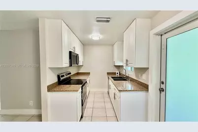 320 Holloway Dr #0, Plantation, FL 33317 - Photo 27
